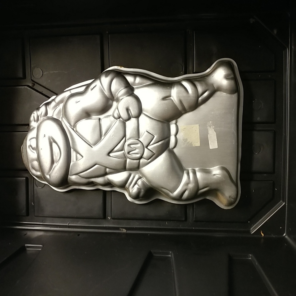 Wilton Mutant Ninja Turtle cake pan